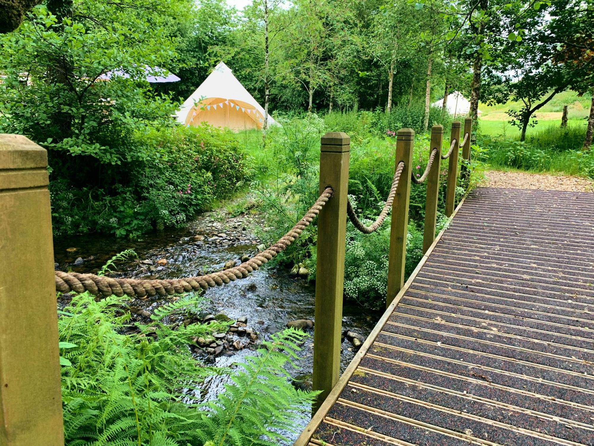 Oak Tree Farm Hotel Llanfynydd Exterior photo